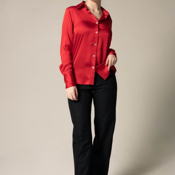 Power Women-Silk Shirt in Red - Picture 2 of 5